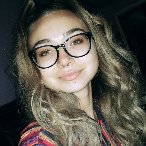 Meet your Posher, Amiya - Picture 1 of 1